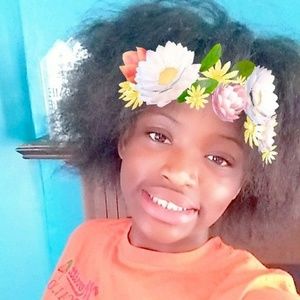 Meet your Posher, Amira